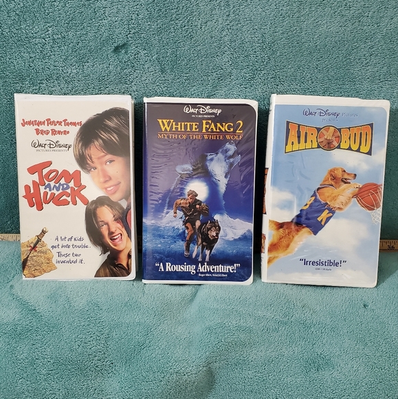 3 Walt Disney VHS Tapes, Air Bud, White Fang 2, Tom and Huck - Picture 1 of 3